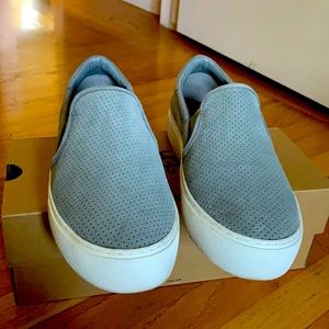 UGG 1108631 gray slip on sneaker size 8.5 (USED)